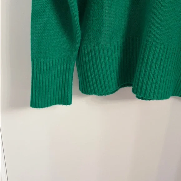 From Future 100% Cashmere Green Mock Turtleneck Sweater - Picture 5 of 14